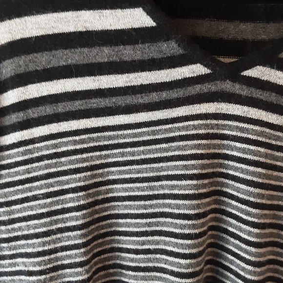 CYC Black White Grey Striped V-neck Sweater, Cotton Cashmere Blend | Med - Picture 5 of 14